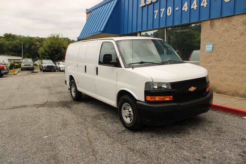 Used 2019 Chevrolet Express 2500 w/ Driver Convenience Package RWD image 2
