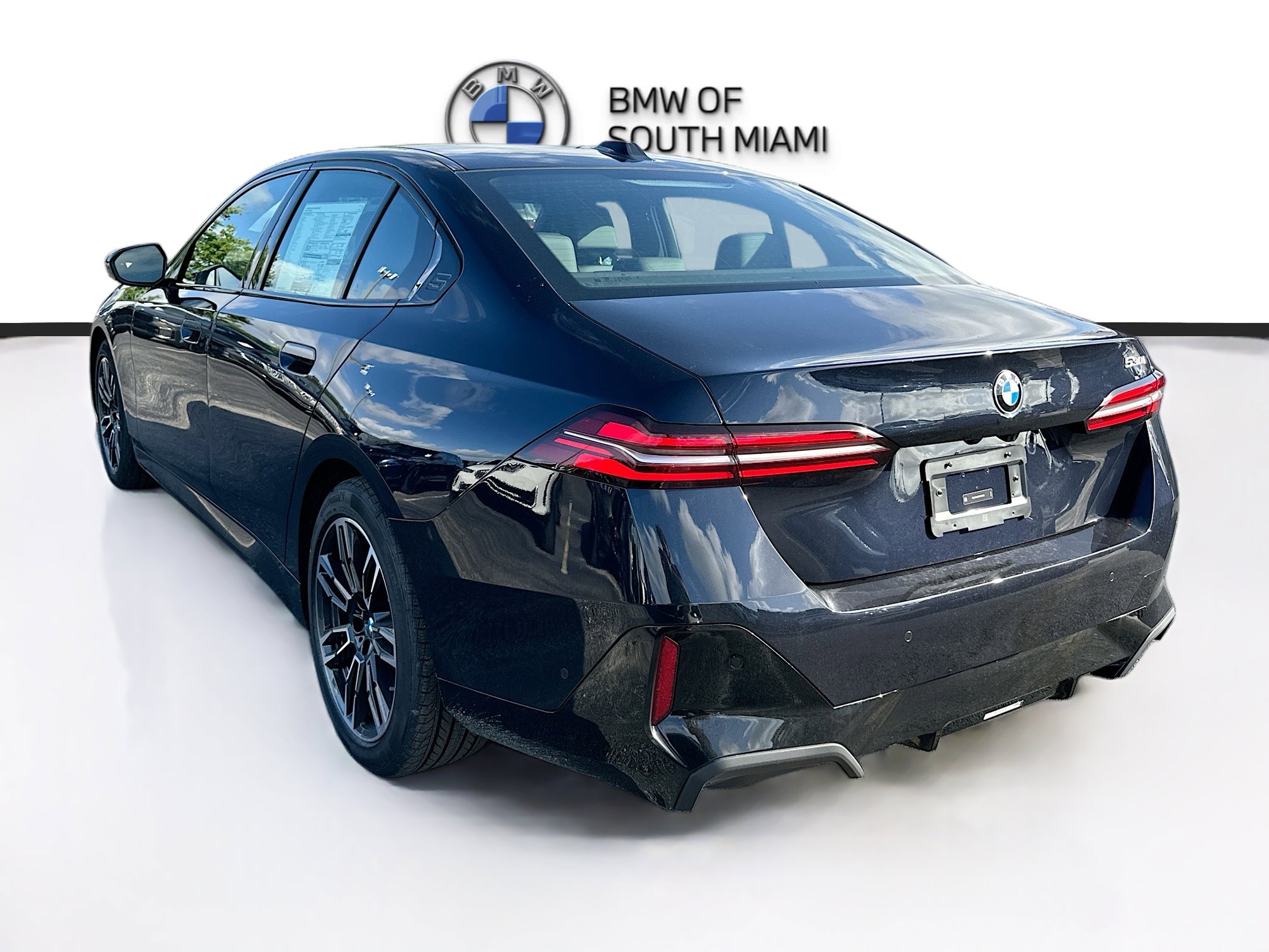 New 2026 BMW 530i w/ M Sport Package RWD image 4