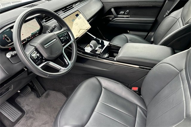 Used 2025 Land Rover Range Rover Sport SE image 9