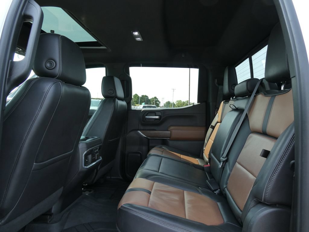 Used 2021 Chevrolet Silverado 1500 High Country w/ Technology Package AWD/4WD image 17