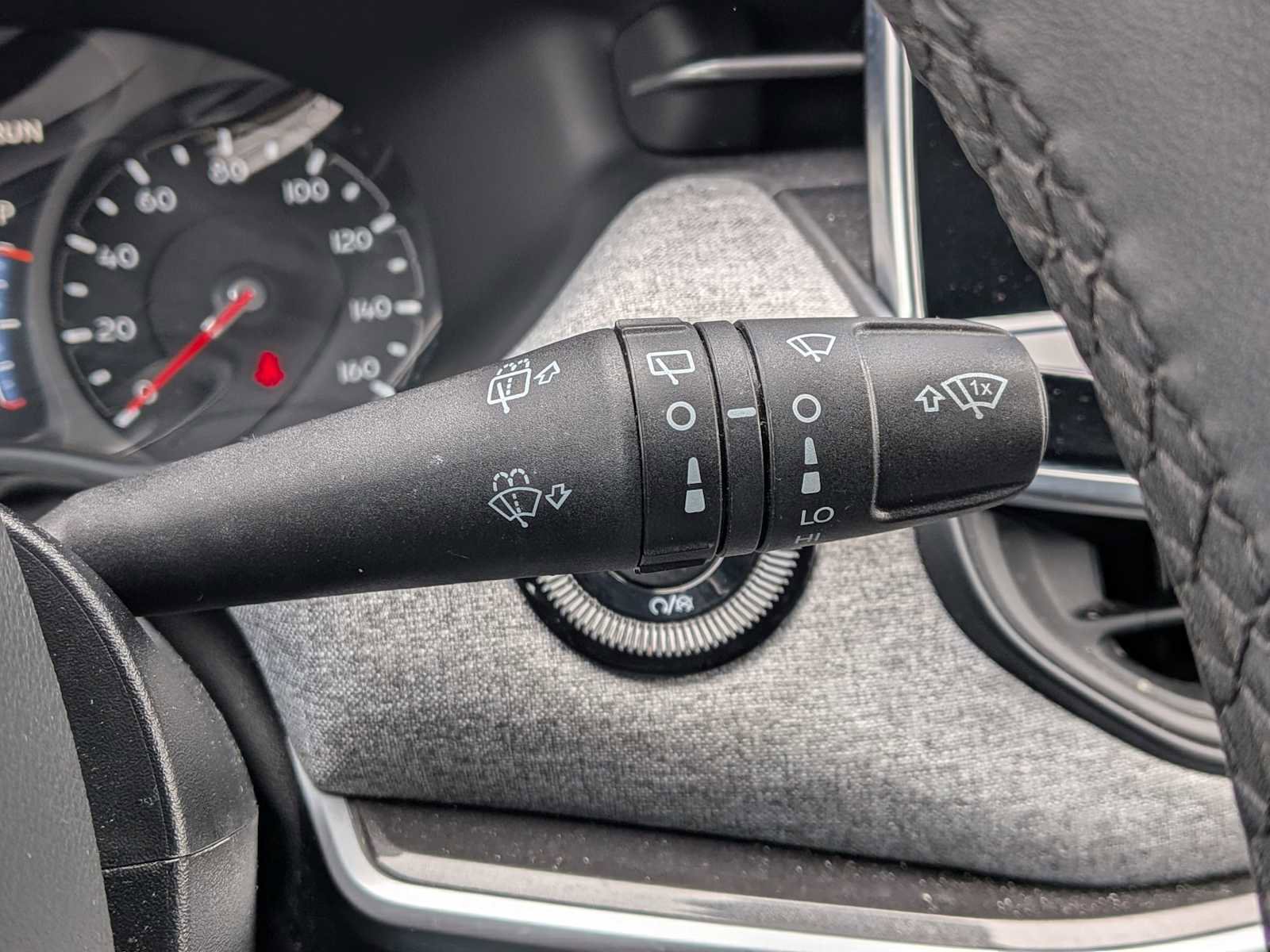 Used 2025 Jeep Compass Latitude image 23