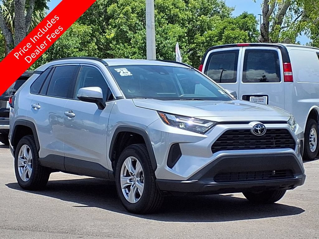 Used 2025 Toyota RAV4 XLE FWD image 1