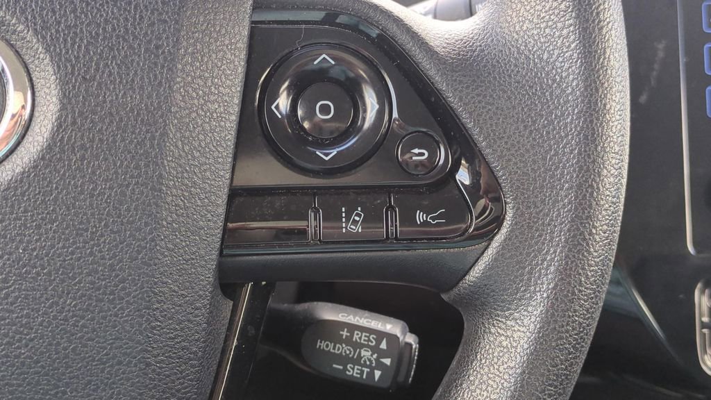 Used 2019 Toyota Prius LE image 27
