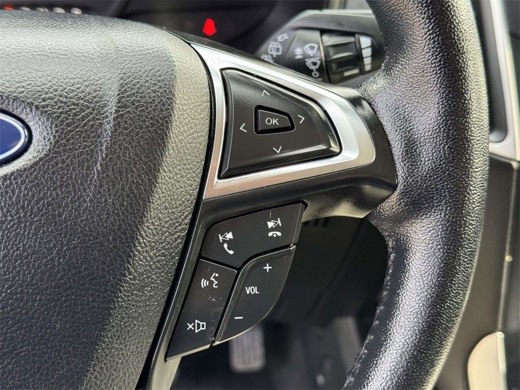 Used 2024 Ford Edge SEL image 11