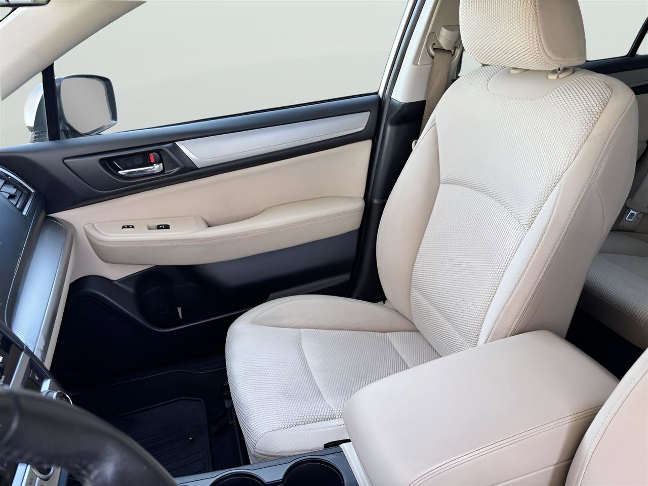 Used 2017 Subaru Outback 2.5i Premium AWD/4WD image 14