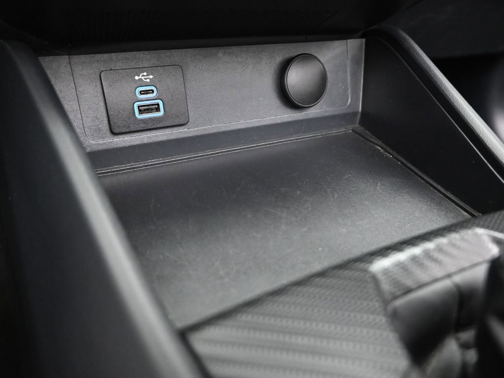 Used 2024 Ford Mustang EcoBoost image 18