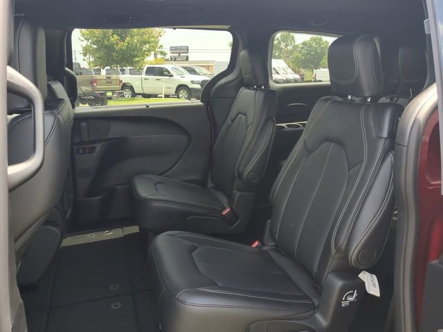 New 2025 Chrysler Voyager LX image 13
