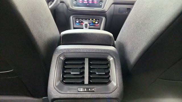 Used 2023 Volkswagen Tiguan SE R-Line image 53