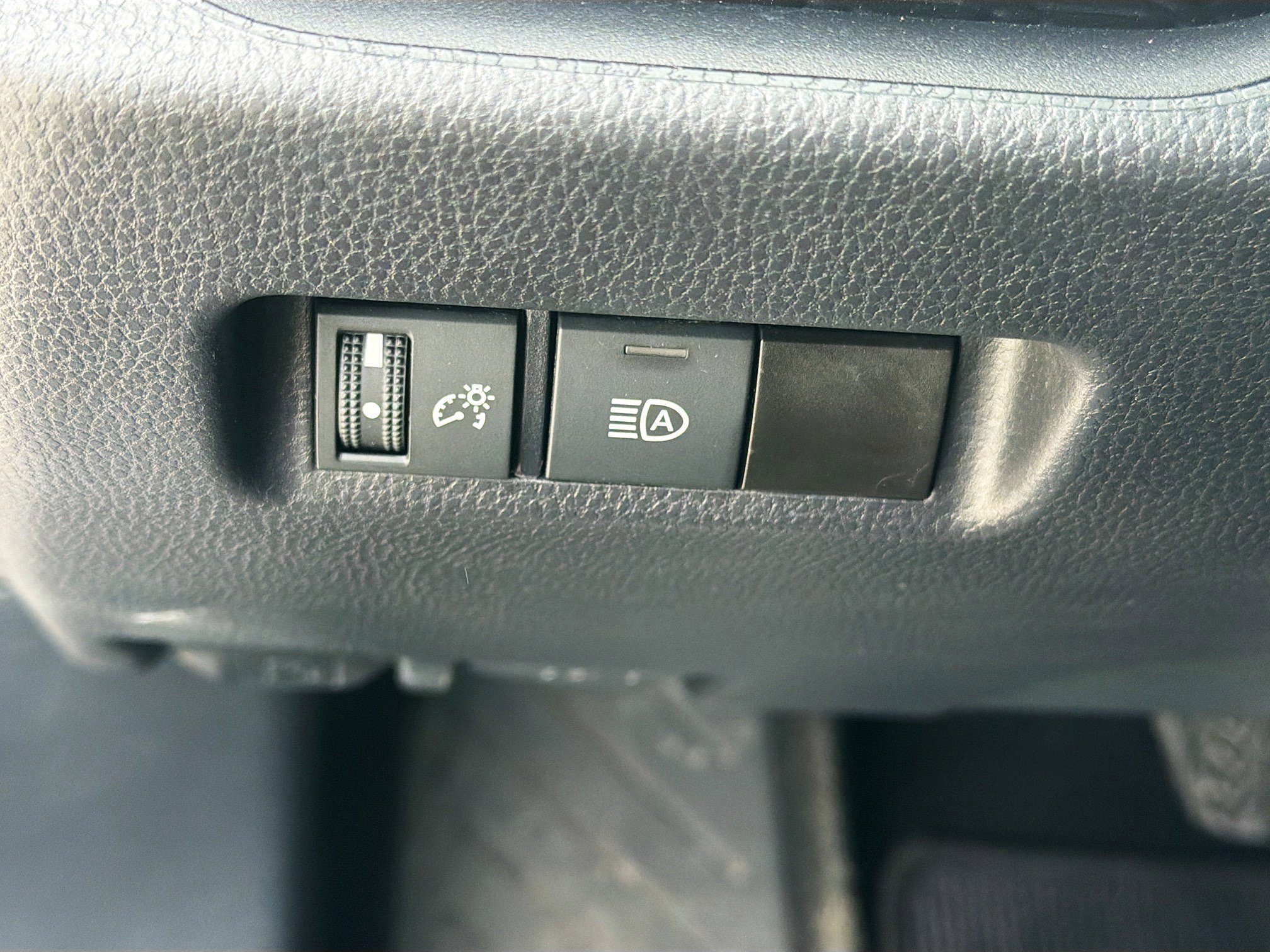 Used 2024 Toyota RAV4 LE image 31