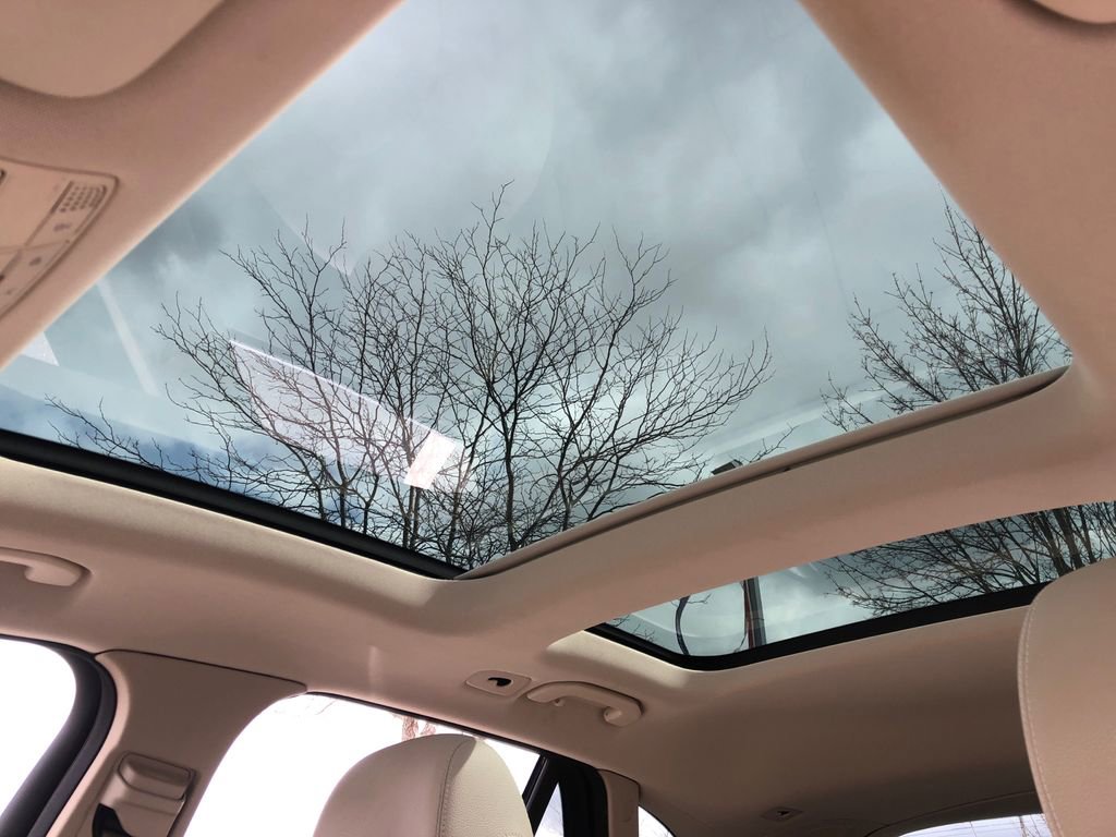 Used 2018 Mercedes-Benz GLC 300 4MATIC image 31