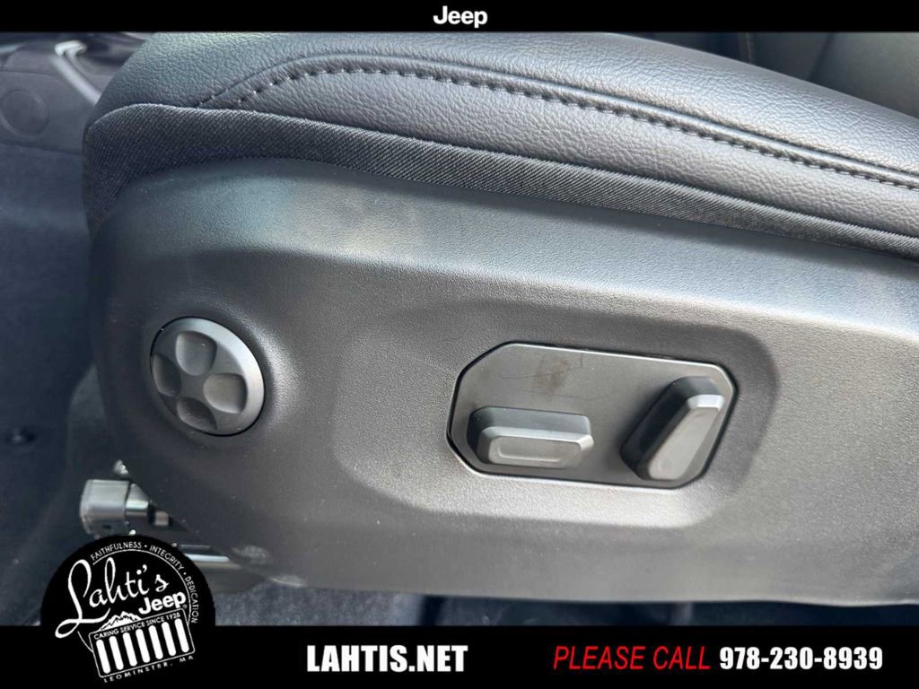 New 2025 Jeep Wrangler Unlimited Sahara image 29