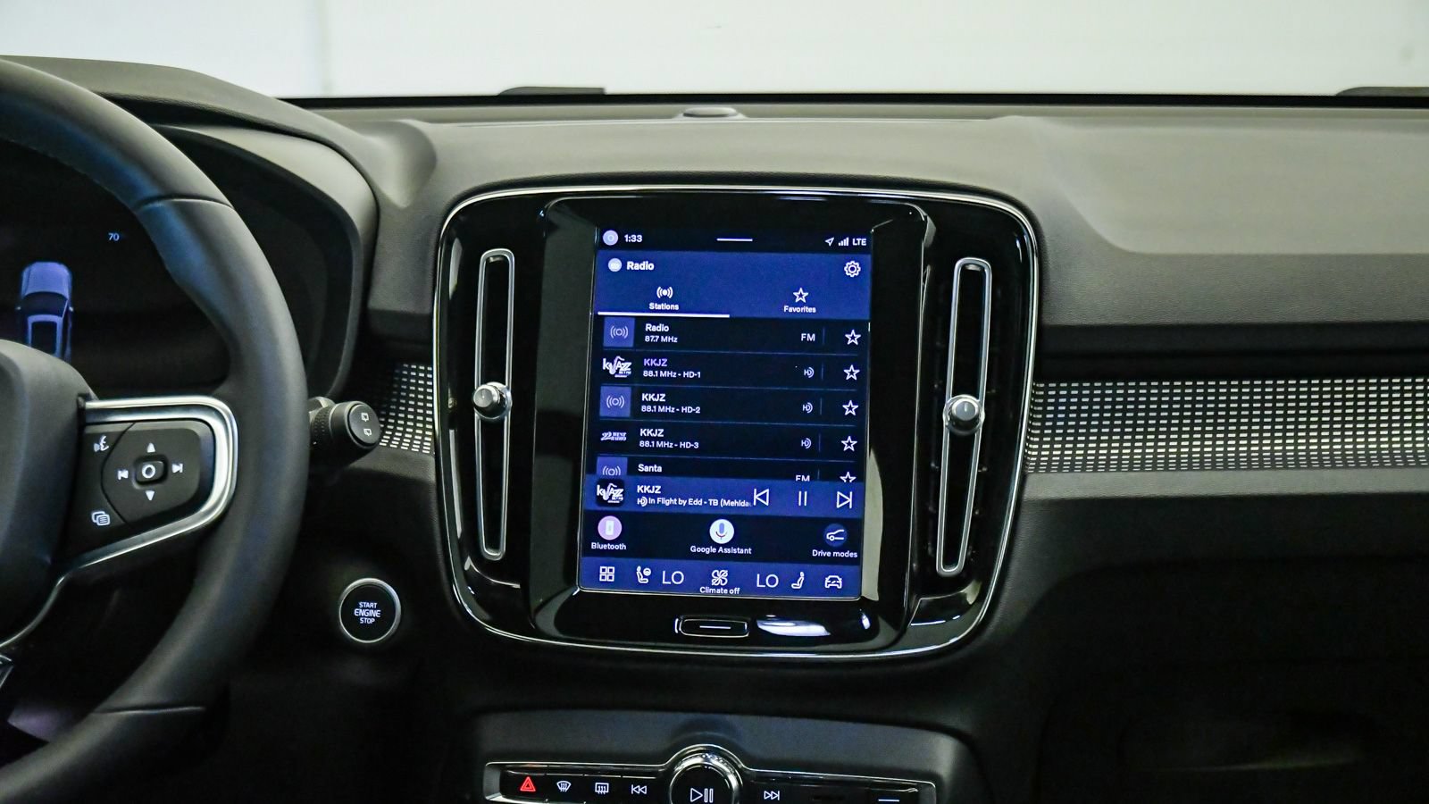 Certified 2023 Volvo XC40 B5 Plus w/ Protection Package Premier AWD/4WD image 14