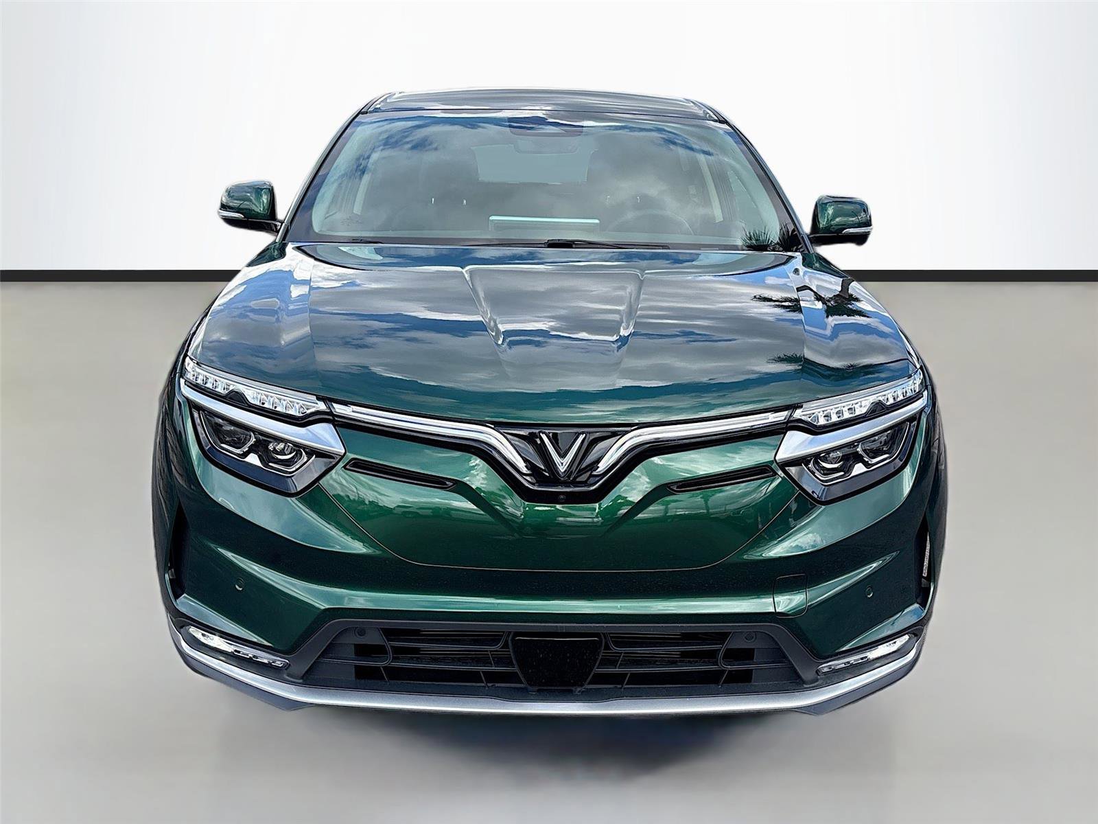 New 2025 VinFast VF 8 Eco image 2