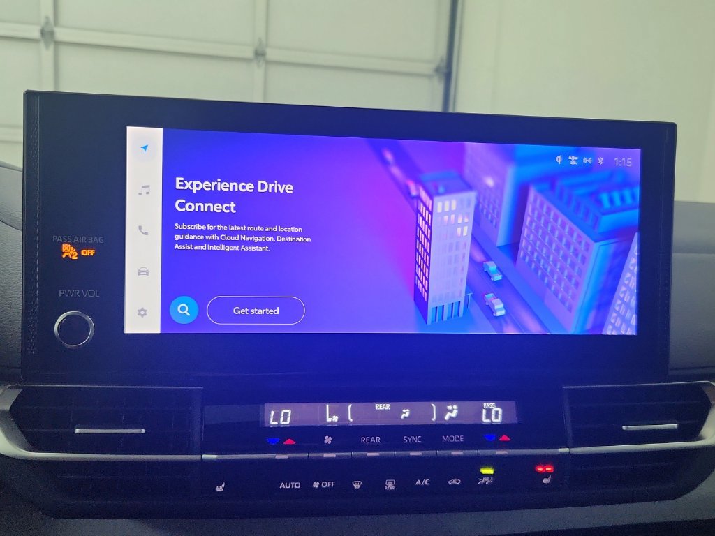 Used 2025 Toyota Sienna XLE FWD image 28