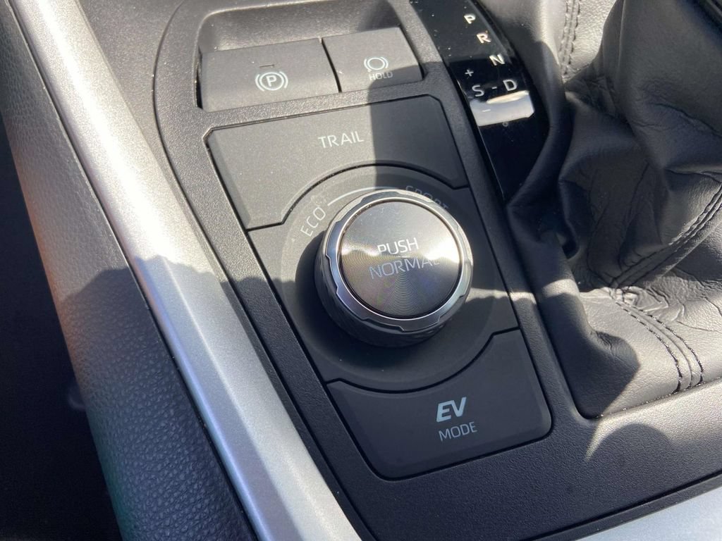 Used 2024 Toyota RAV4 XSE AWD/4WD image 26