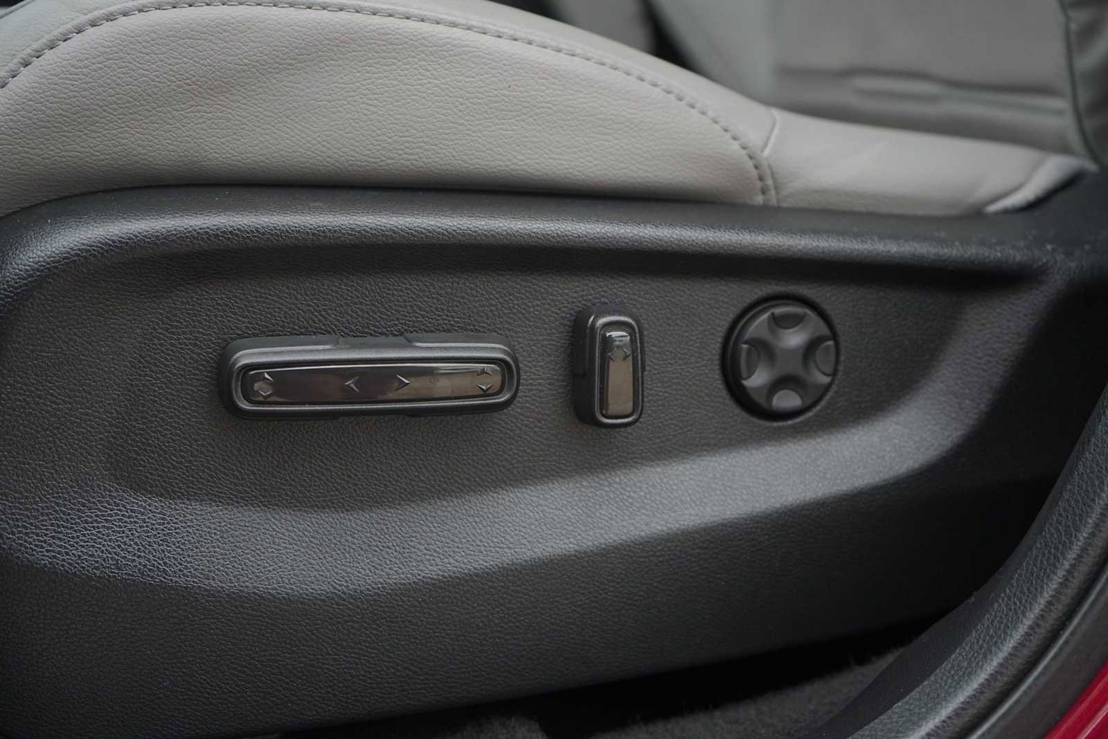 Used 2020 Honda CR-V Touring image 12