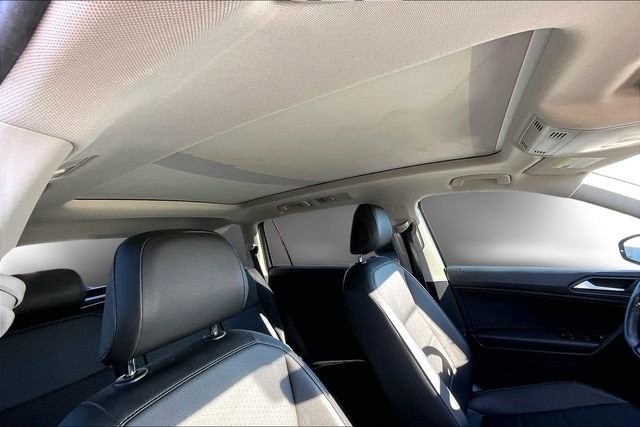 Used 2019 Volkswagen Tiguan SE w/ Panoramic Sunroof Package image 19