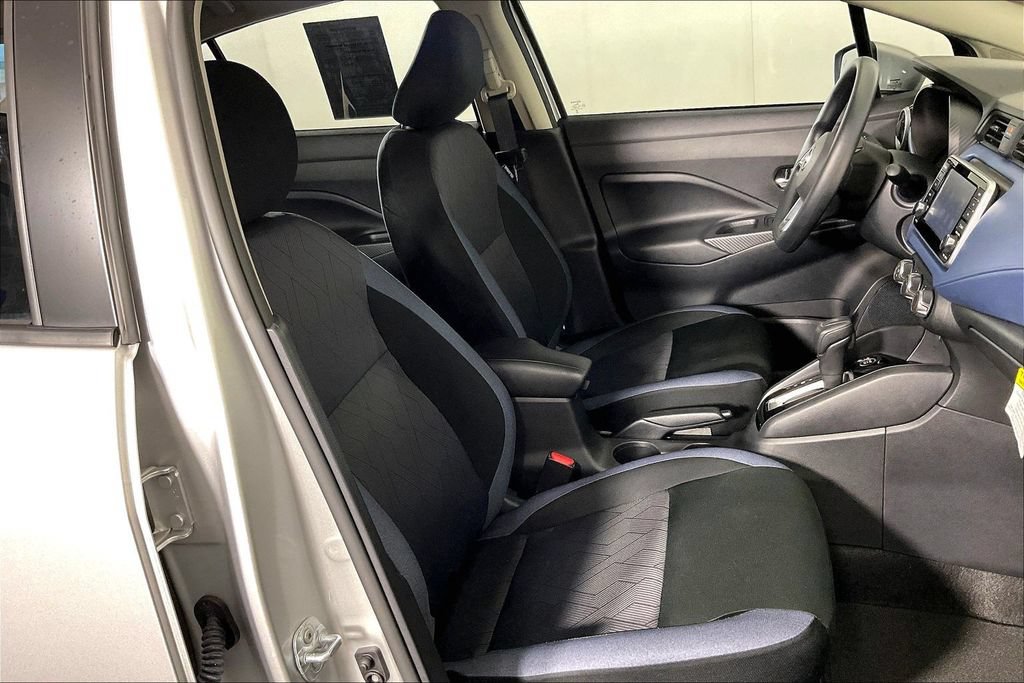 Used 2025 Nissan Versa SV w/ Trunk Package FWD image 9