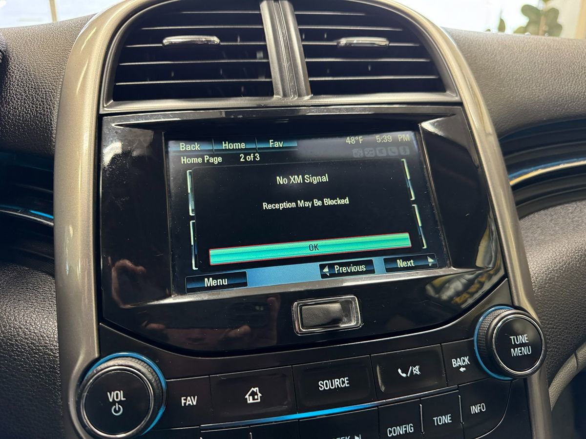Used 2016 Chevrolet Malibu LT image 32