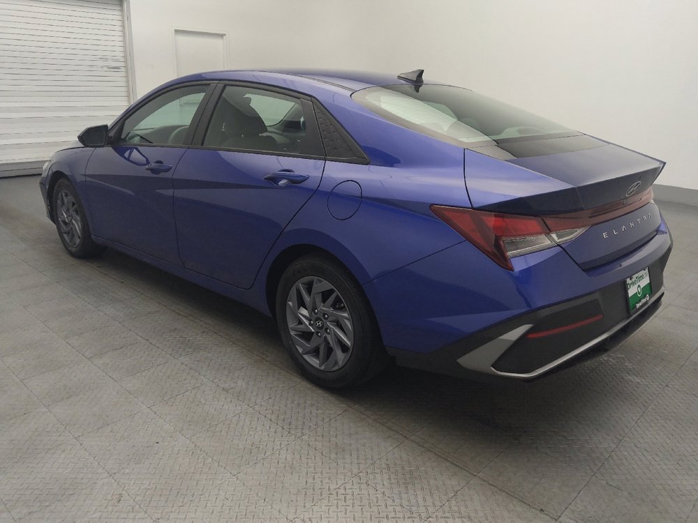 Used 2024 Hyundai Elantra SEL image 5
