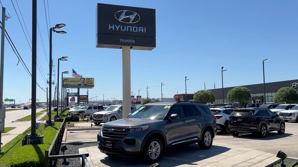 Used 2024 Ford Explorer XLT image 40