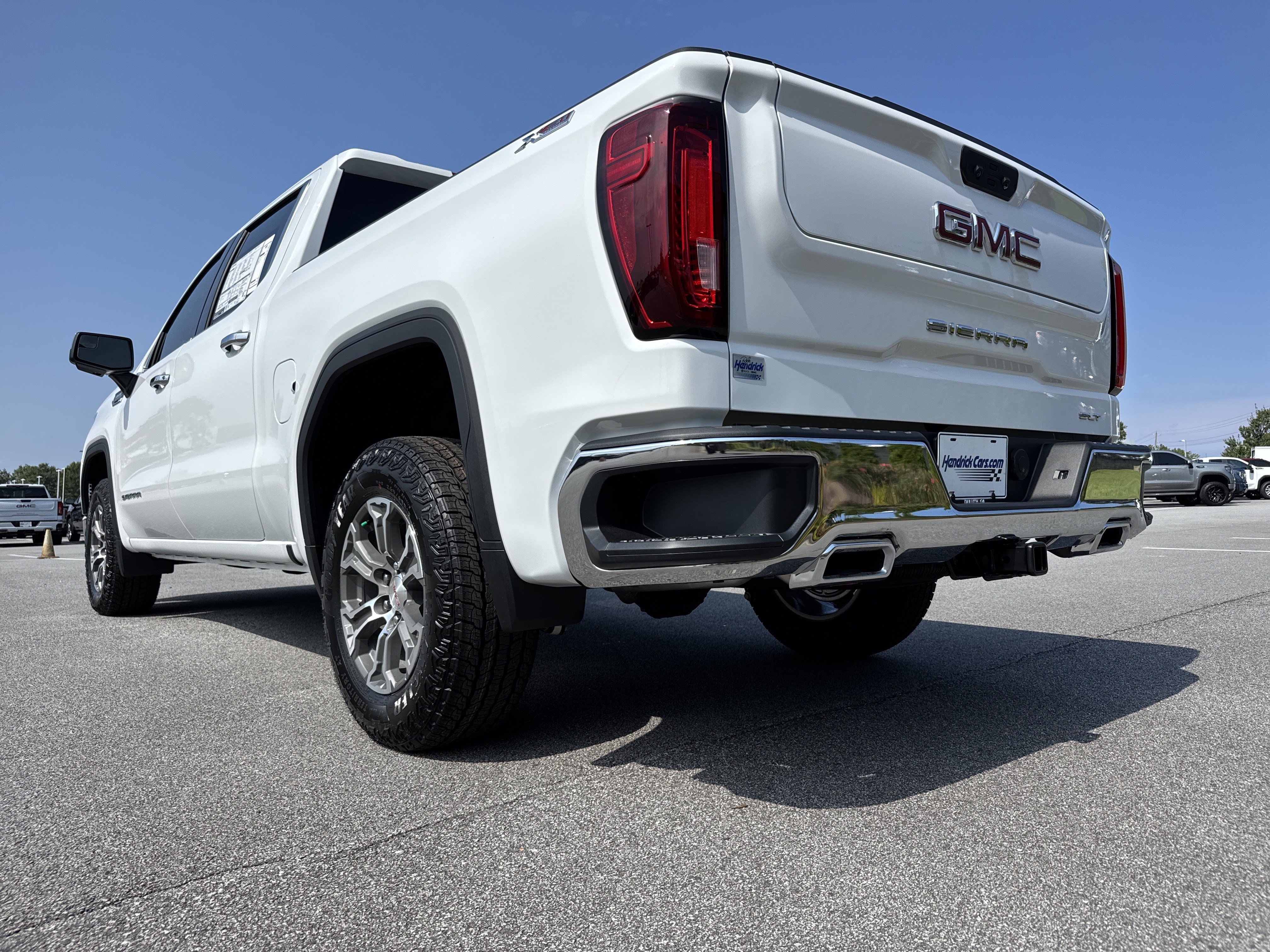 New 2026 GMC Sierra 1500 SLT w/ X31 Off-Road Package AWD/4WD image 8