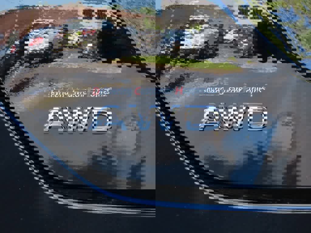 New 2025 Honda Pilot Touring image 8