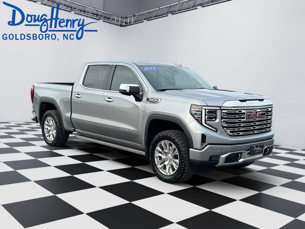 Used 2025 GMC Sierra 1500 Denali w/ Technology Package AWD/4WD image 7