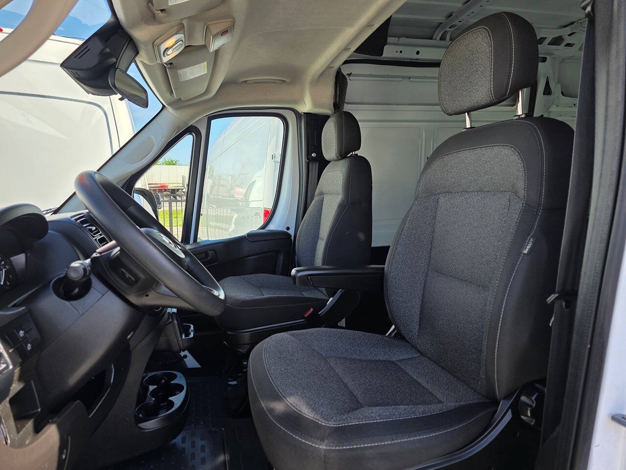 Used 2023 RAM ProMaster 2500 FWD image 10
