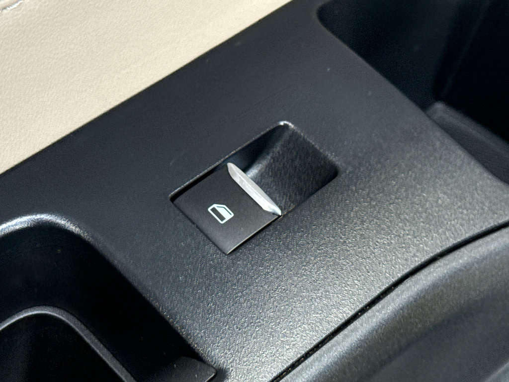 Used 2020 Ford Explorer XLT w/ Equipment Group 202A image 31