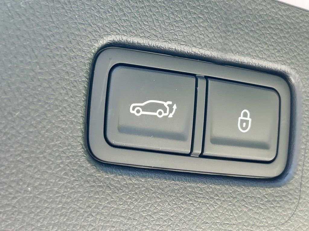 New 2026 Genesis GV70 2.5T Select AWD/4WD image 13