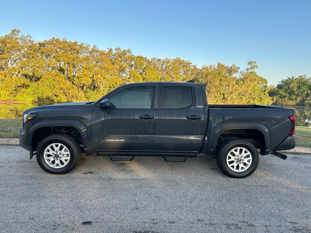 Certified 2025 Toyota Tacoma SR5 AWD/4WD image 2
