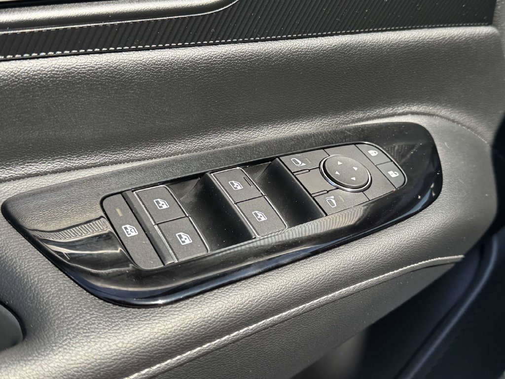 Certified 2025 Nissan Murano SV AWD/4WD image 18