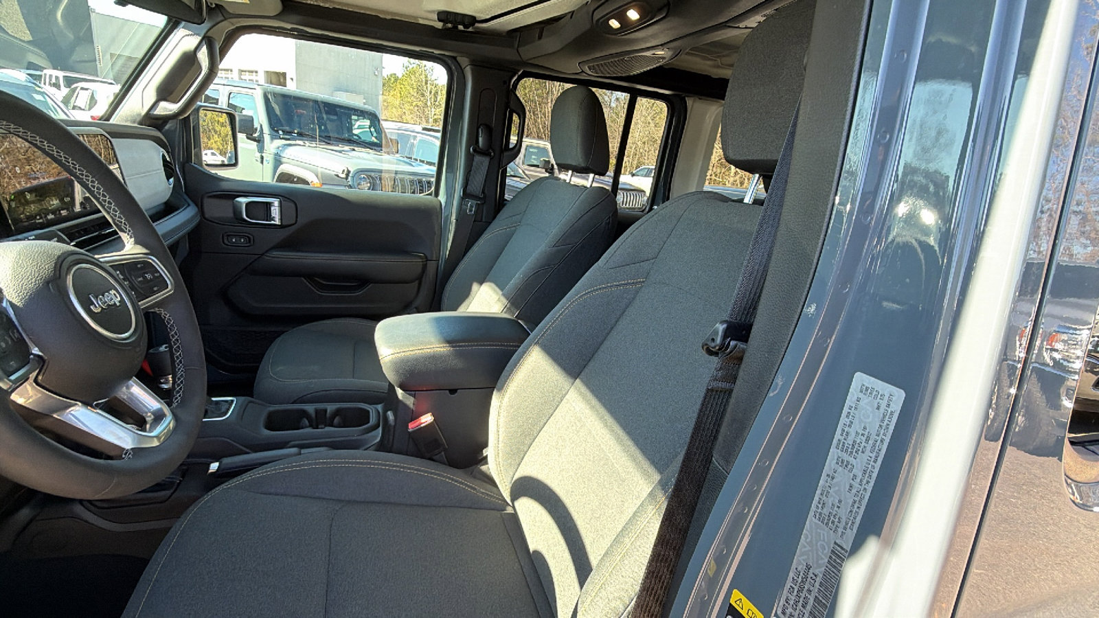 Used 2025 Jeep Wrangler Sahara w/ Safety Group image 17