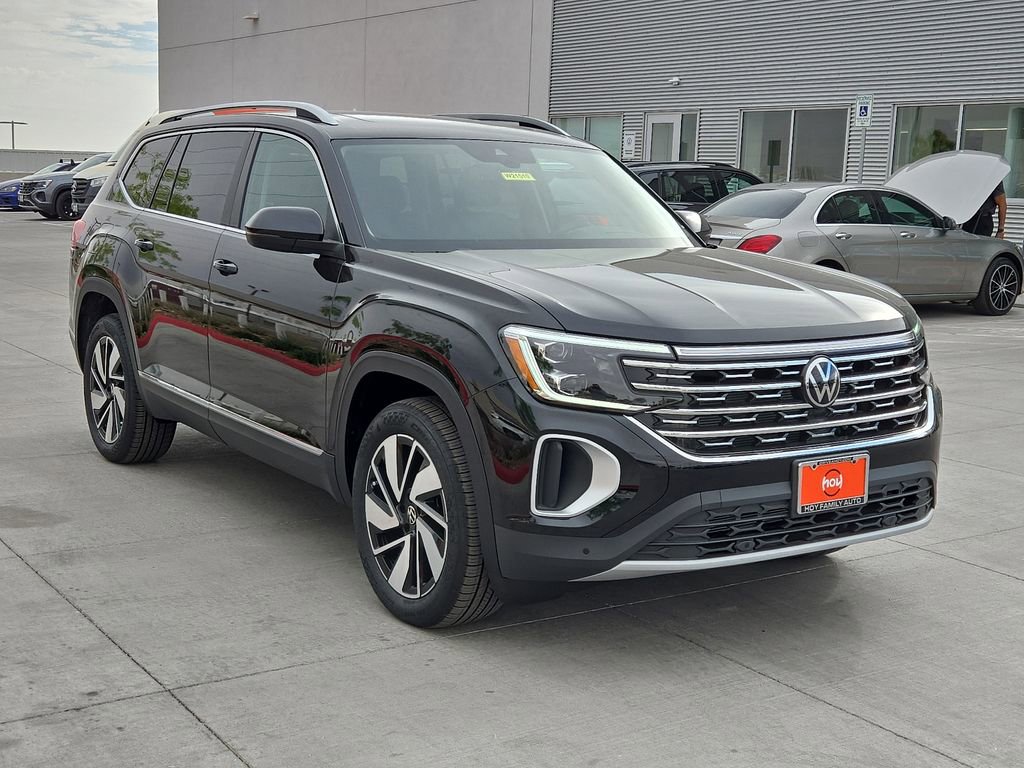 Certified 2025 Volkswagen Atlas SEL AWD/4WD image 2