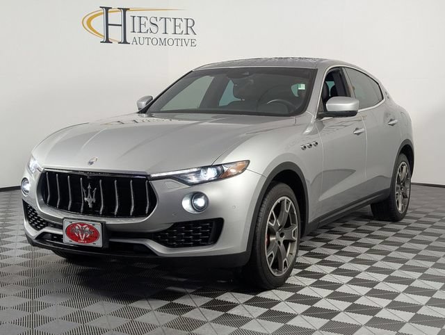 Used 2018 Maserati Levante AWD/4WD image 4