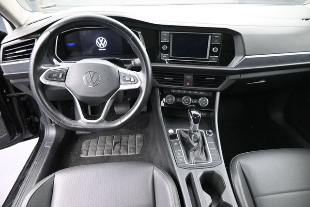 Used 2024 Volkswagen Jetta SE FWD image 22