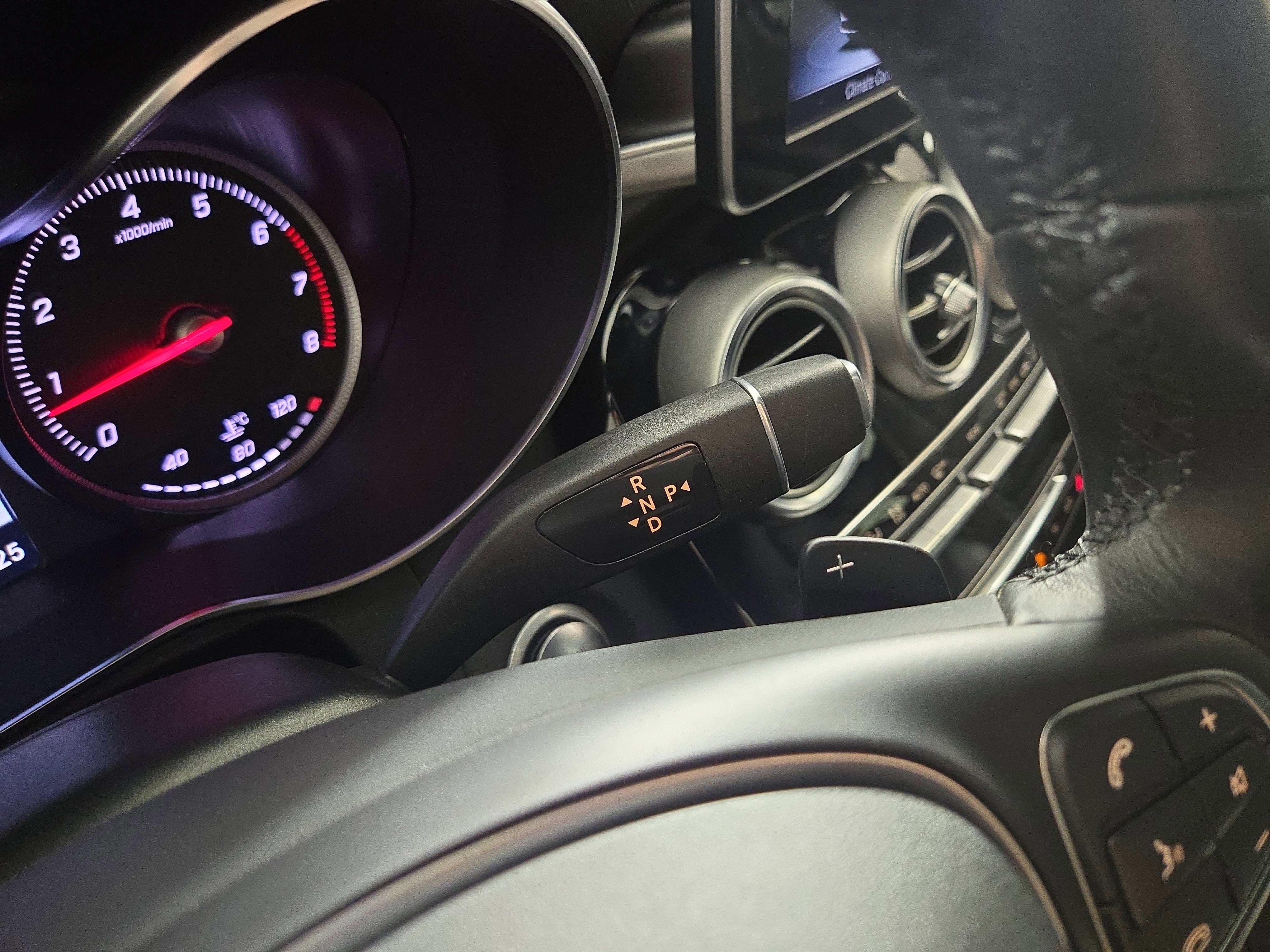 Used 2017 Mercedes-Benz GLC 300 4MATIC image 22