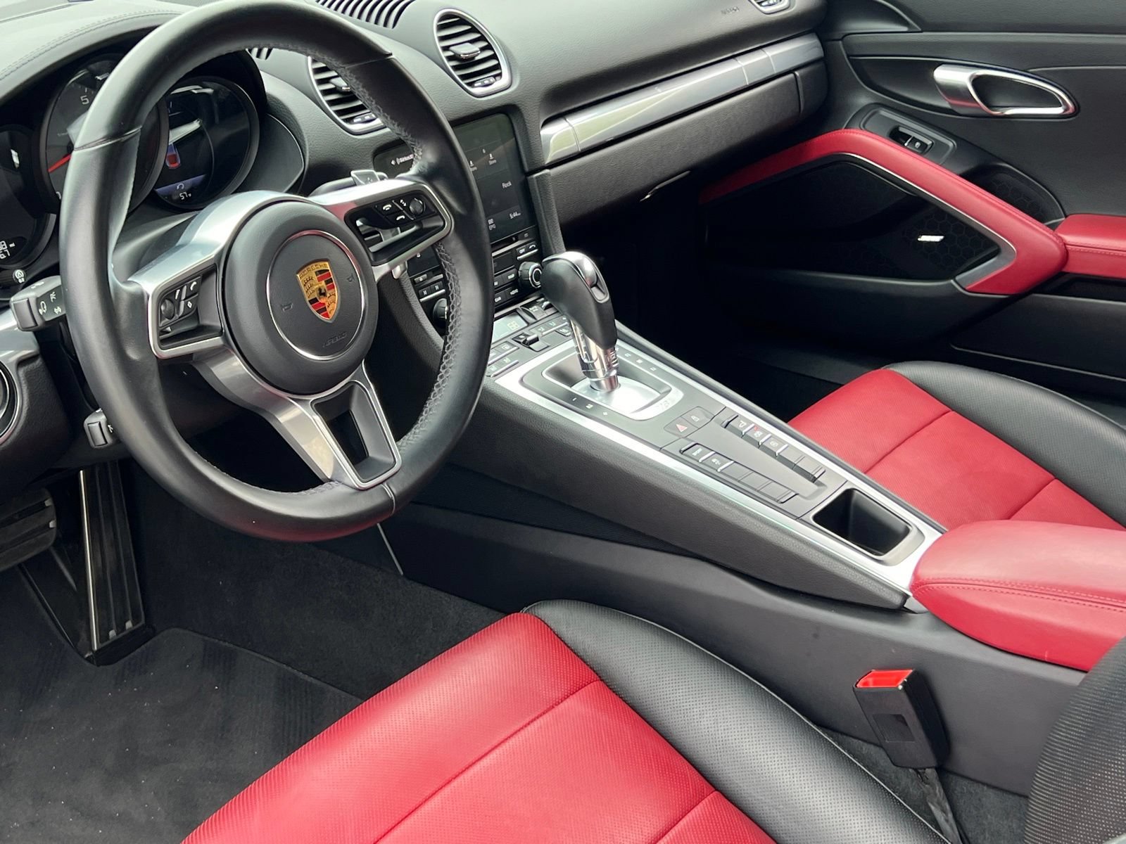 Certified 2021 Porsche 718 Cayman S RWD image 4