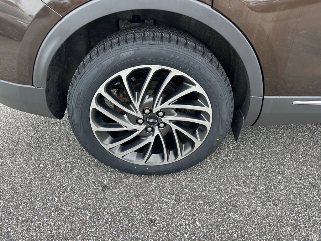 Used 2020 Lincoln Nautilus Reserve image 5