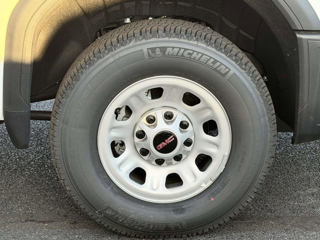 Used 2025 GMC Sierra 2500 Pro image 5