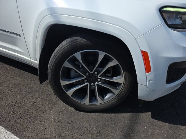 Used 2021 Jeep Grand Cherokee L Overland w/ Luxury Tech Group IV AWD/4WD image 4