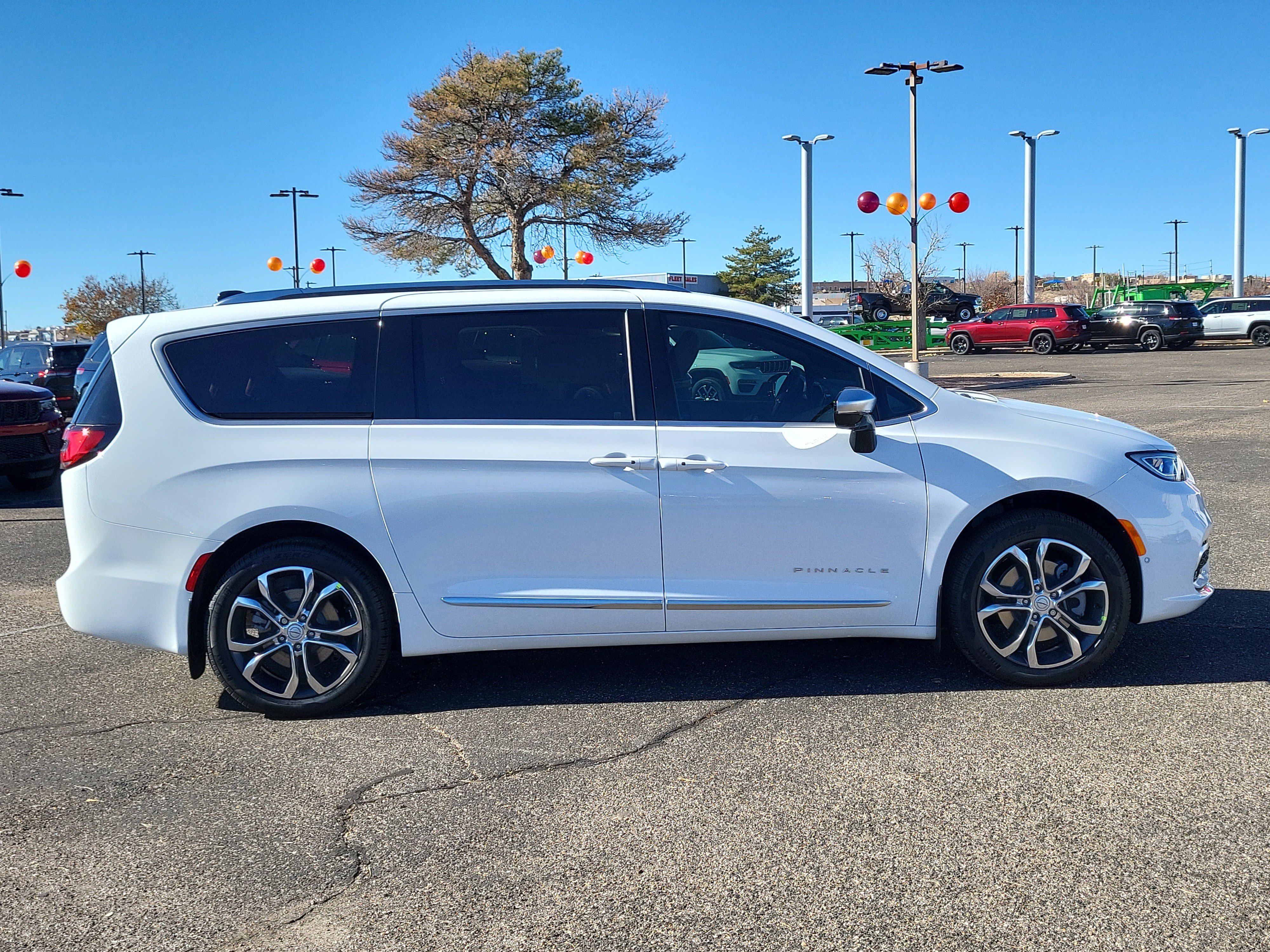 New 2026 Chrysler Pacifica Pinnacle image 7