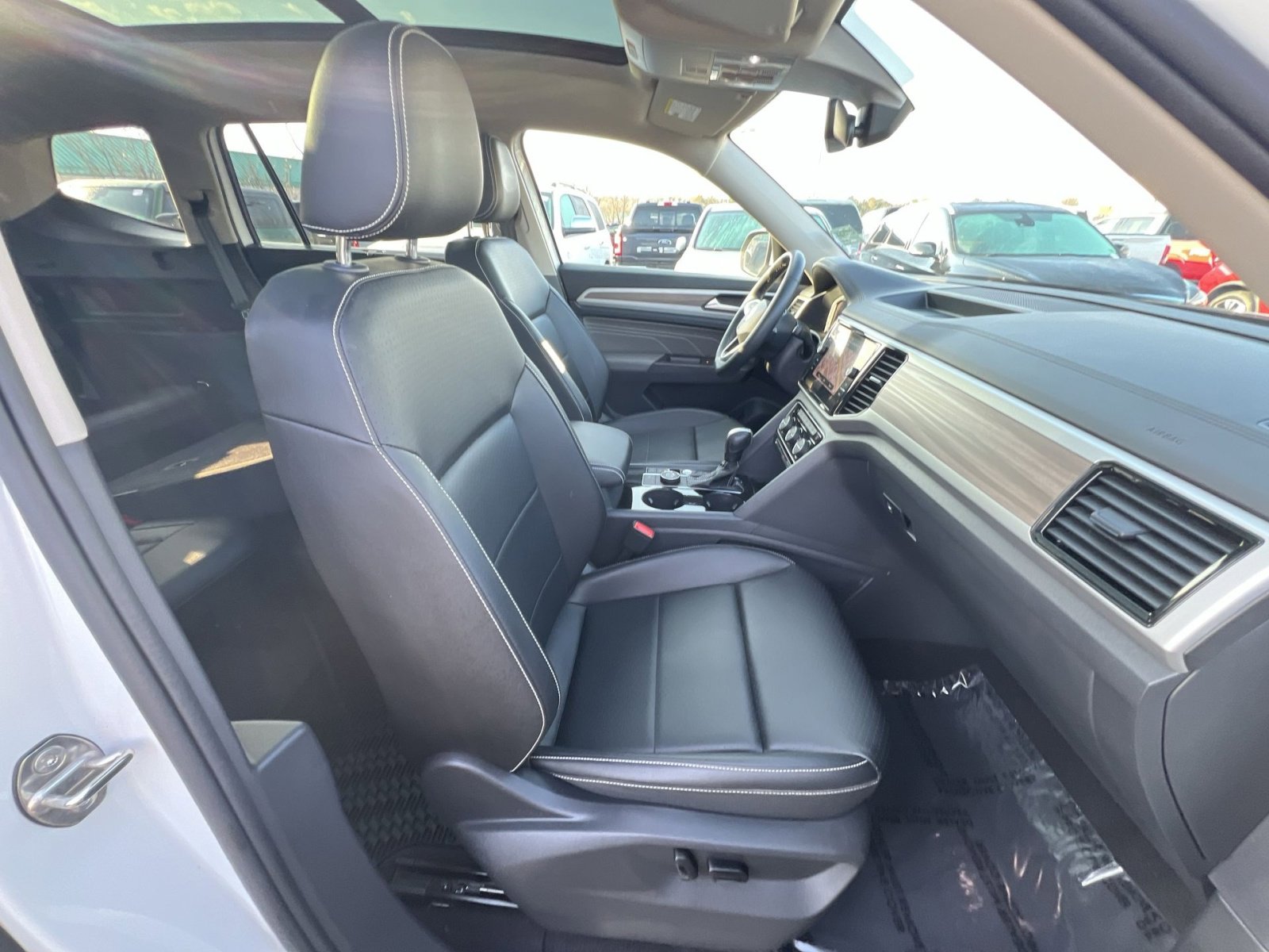 Used 2022 Volkswagen Atlas SEL image 28