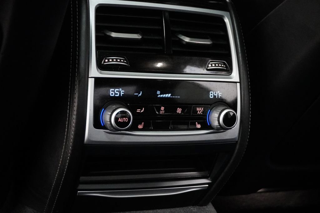 Used 2019 BMW 750i xDrive w/ M Sport Package image 13