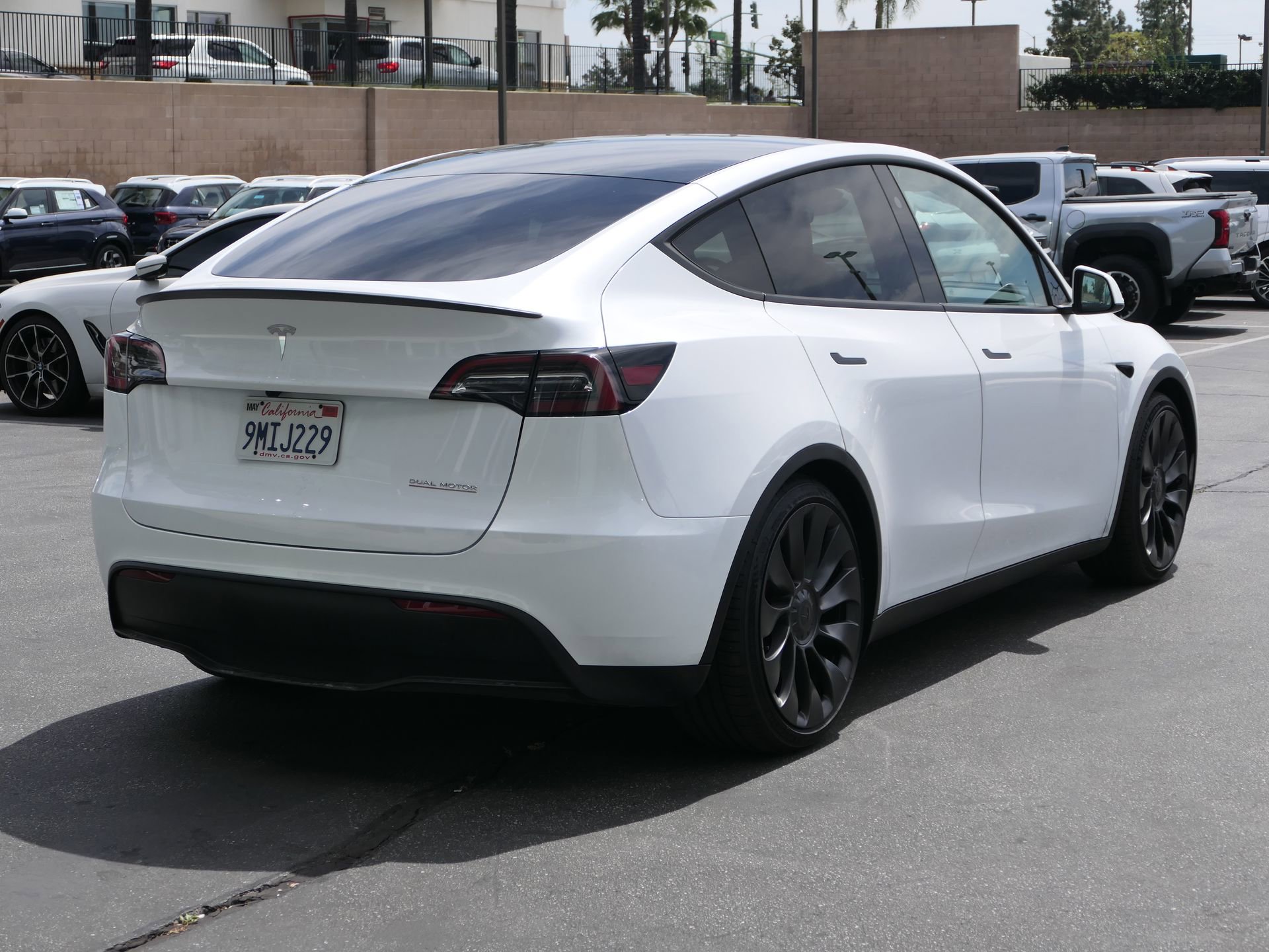 Used 2024 Tesla Model Y Performance image 3