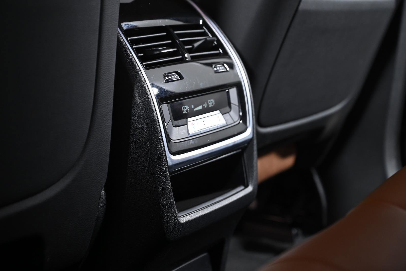 Used 2023 BMW X6 M50i w/ Executive Package image 35