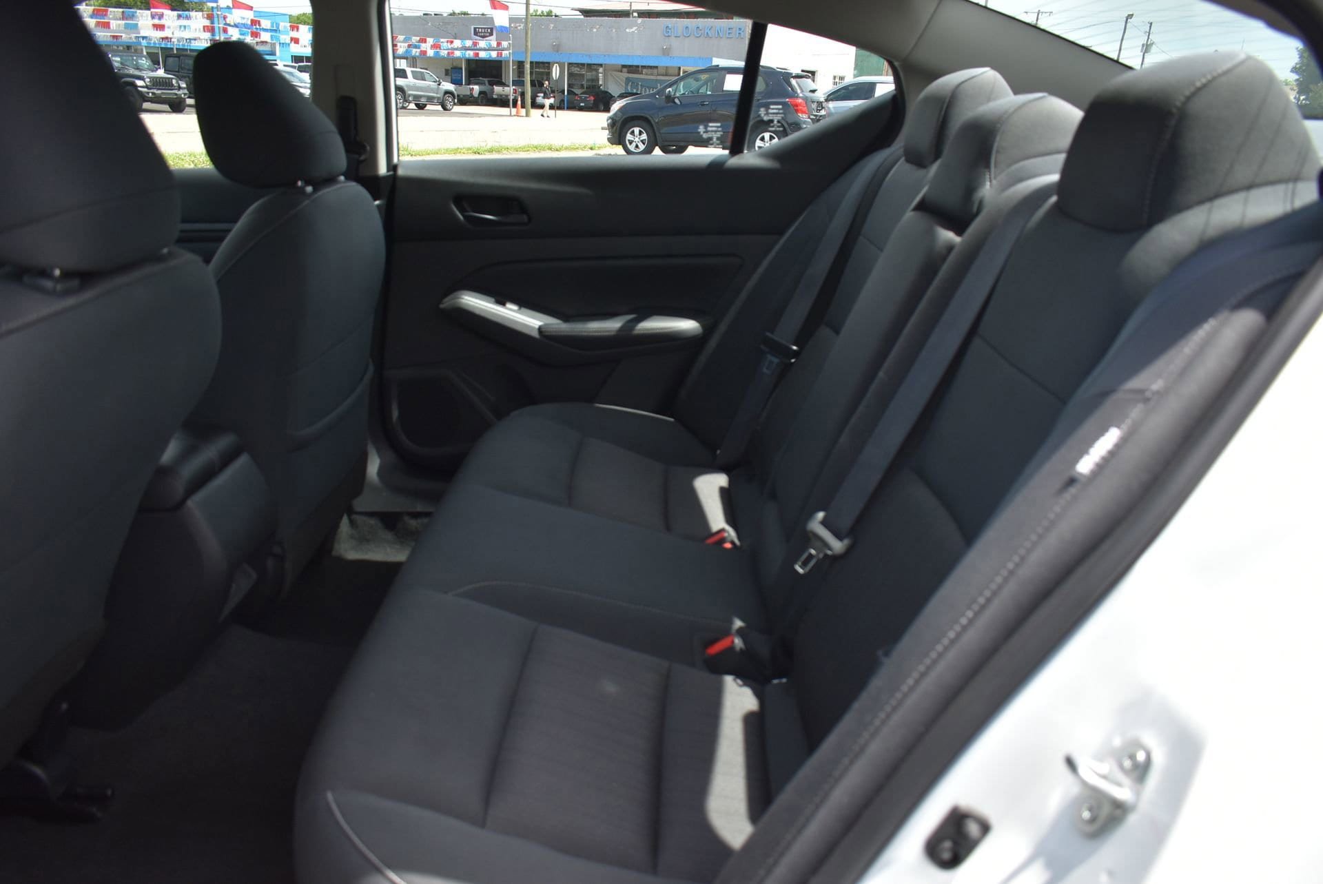 Used 2024 Nissan Altima 2.5 SV FWD image 17