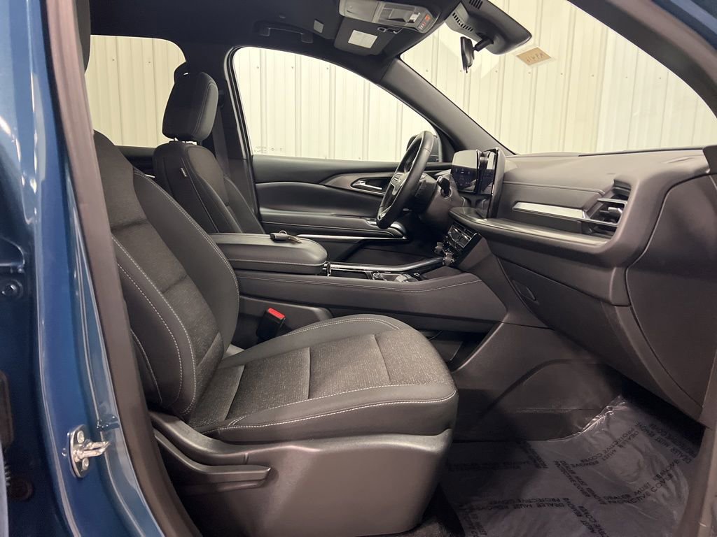 Certified 2024 Chevrolet Traverse LT w/ Trailering Package image 10