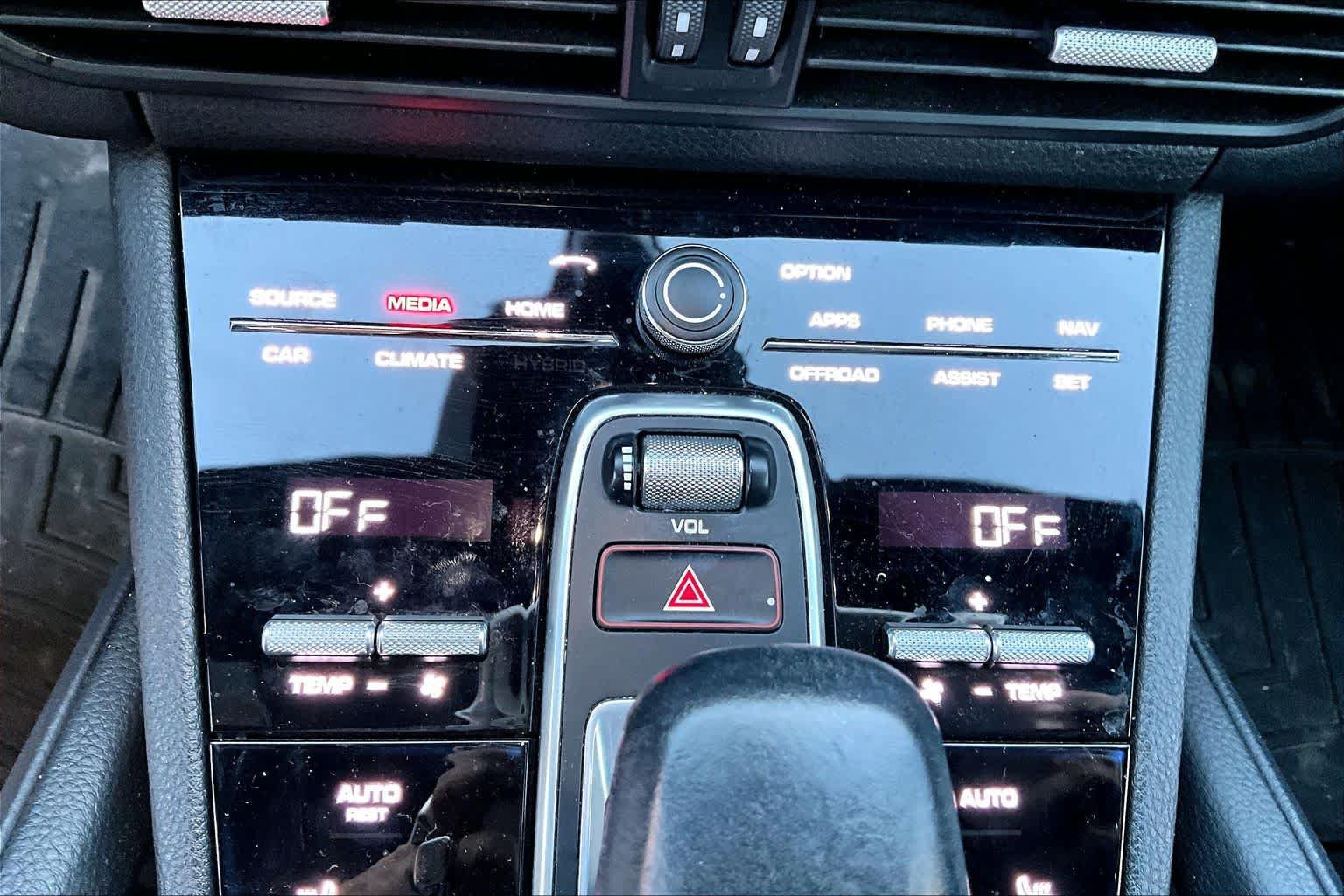 Used 2019 Porsche Cayenne AWD/4WD image 26